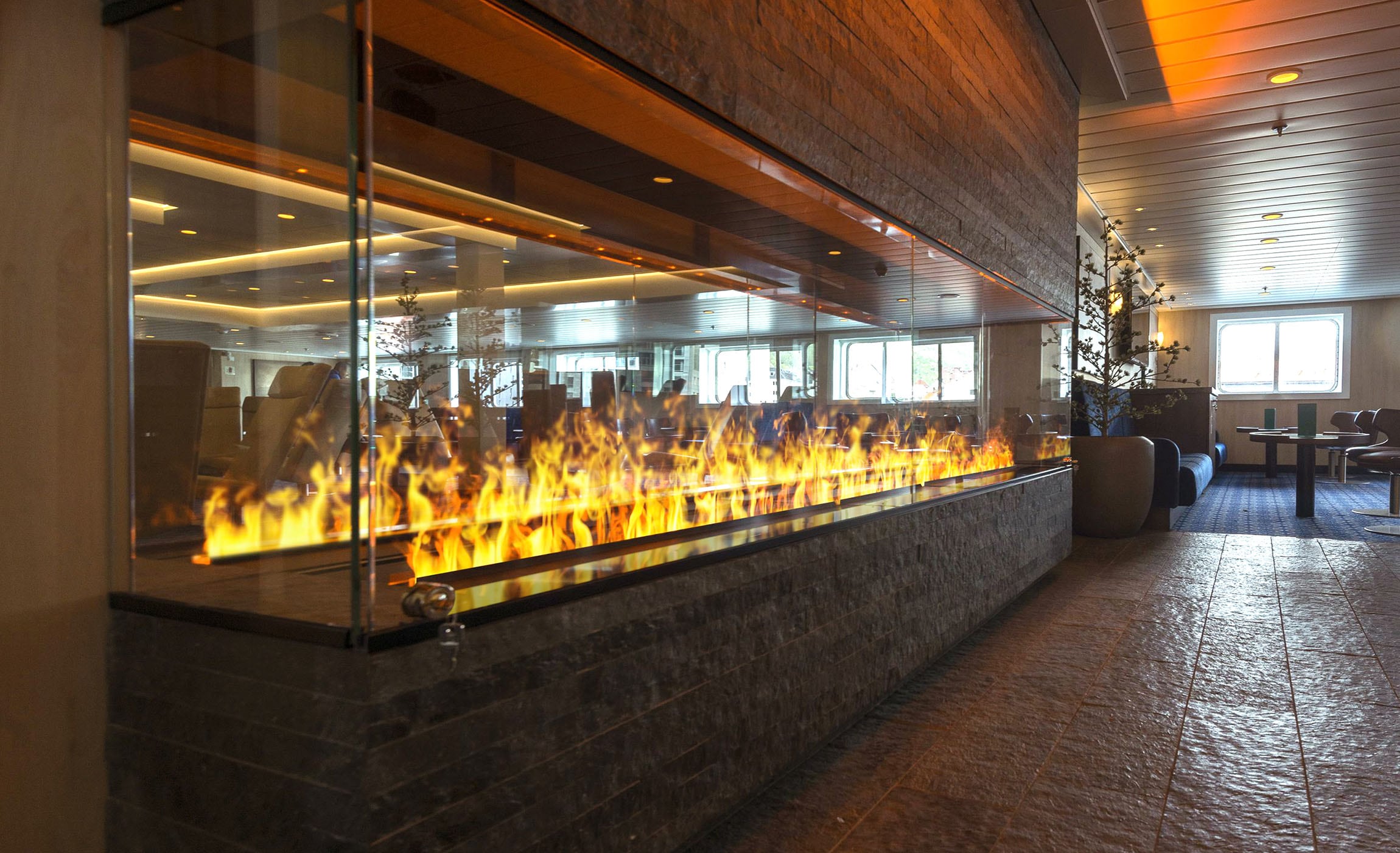 haas design.at-hotel-und-home-interior-onlineshop-tuev-geprueft-effektfeuerkamin-standgeraet-endless-fire-box