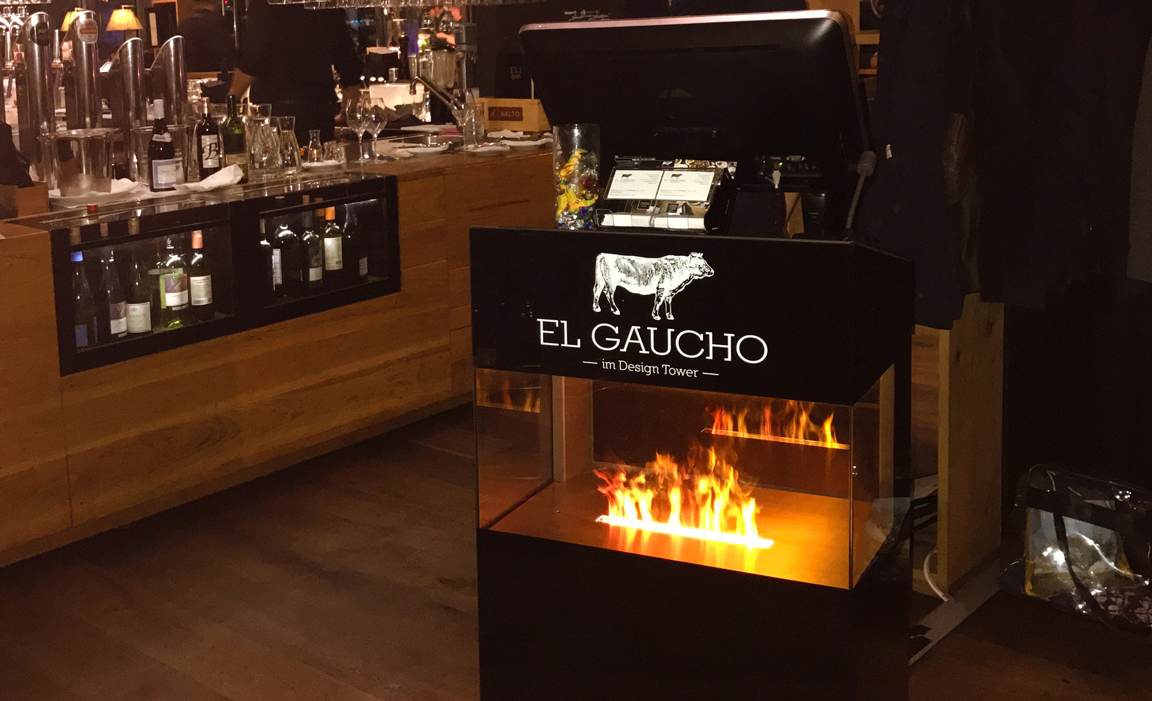 haas-design.at-hotel-und-home-interior-onlineshop-tuev-geprueft-effektfeuerkamin-standgeraet-welcome